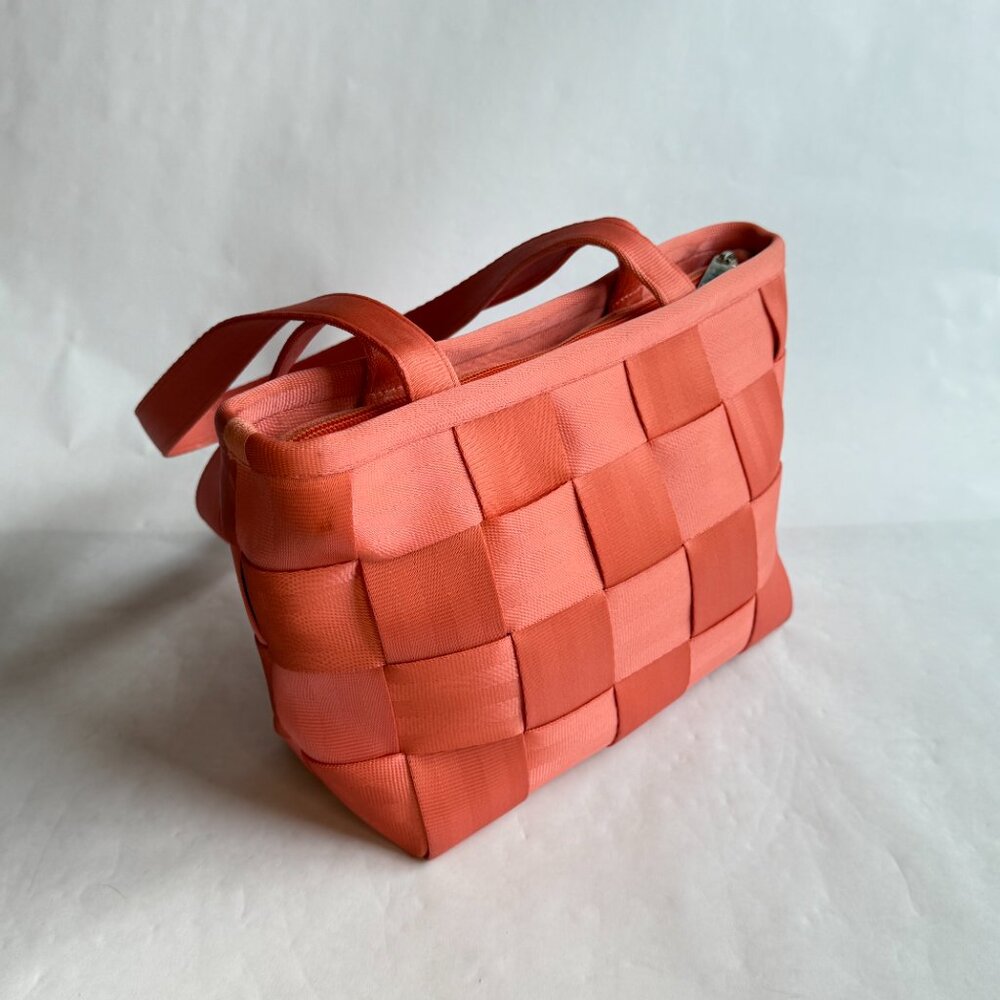 Harveys Peach Original Seatbelt Bag Medium Size with Zipper Closure - Picture 4 of 11